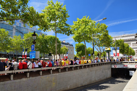 Paris, France. Tour de France 2022. Audiences who got excited before the race. July 24, 2022.のeditorial素材