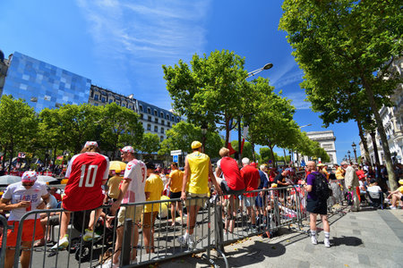 Paris, France. Tour de France 2022. Audiences who got excited before the race. July 24, 2022.のeditorial素材