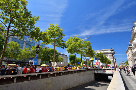 Paris, France. Tour de France 2022. Audiences who got excited before the race. July 24, 2022.のeditorial素材