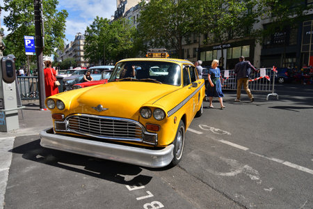 Paris, France. Classic car event held on Avenue des Ternes. July 16, 2023.のeditorial素材