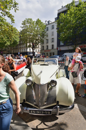 Paris, France. Classic car event held on Avenue des Ternes. July 16, 2023.のeditorial素材