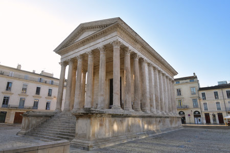 Ancient Roman Temple Maison CarrÃ©e â NÃ®mes, France, 15 August 2025の写真素材