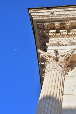 Ancient Roman Temple Maison CarrÃ©e â NÃ®mes, France, 15 August 2025の写真素材