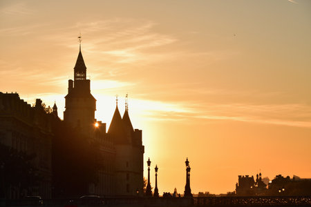 Sunset Over the Conciergerie from Notre-Dame Bridge, Paris, France â September 1, 2025の写真素材