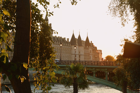 Sunset Over the Conciergerie from Notre-Dame Bridge, Paris, France â September 1, 2025の写真素材