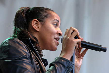 Cassandra Steenのeditorial素材