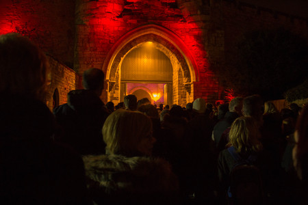 Dark coloured lights within Lincoln Castle grounds, at night.のeditorial素材
