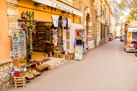 A view of the beautiful city of Taorimina city, in Sicily, Italy.のeditorial素材