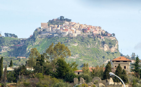 A view of the beautiful city of Taorimina city, in Sicily, Italy.の写真素材