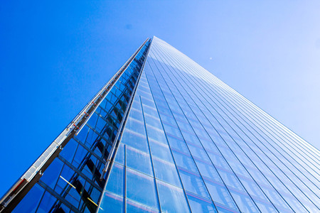 May 19, 2018 â The Shard,London, England, United Kingdom. The Shard is an iconic and the tallest building in London, UK. It stands tall above the skyline of this major city. The glass architecture stunning for all to see.のeditorial素材