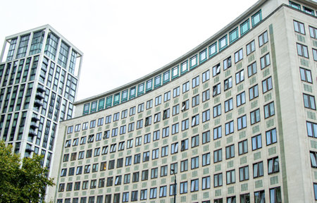 Offices and accommodation offered within a modern building located within a large city location.の写真素材