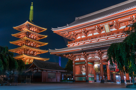 The Night View of the Five-Story Pagoda of Senso-ji Temple and the Hozomon Gate (Niomon)のeditorial素材