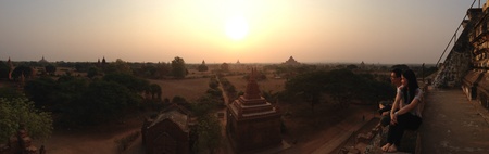 Couples waiting for sunrise at Bagan Myanmarの素材