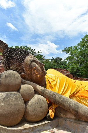 Ruins of the monastery, ruins of the old walls Buddha statue in The old temple, Ayutthaya Province, Thailandの写真素材