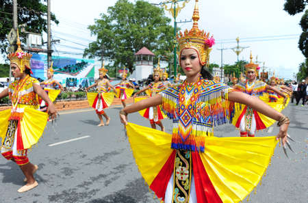 NAKHON SI THAMMARAT, THAILAND- September 22 : Manohra on 10th Month Festival.MANOHRA is folk dance in South of Thailand on September 22, 2014 in Nakhon Si Thammarat, Thailand.のeditorial素材
