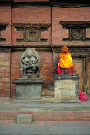 PATAN NEPAL  FEBRUARY 22 2015 : Statue Of Ganesha and  Hamunan Outside Sundari Chowk in Patan on 22 February 2015.のeditorial素材