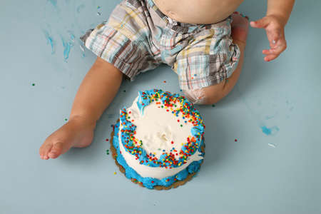 Baby birthday cake smashの写真素材