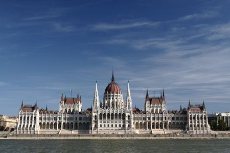 Hungarian government office (parlament), reflection in the riverの写真素材