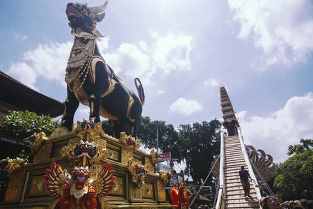 BALI, INDONESIA - MAY 8: Balinese people participating in royal cremation ceremony in Ubud, Bali on May 8, 2016のeditorial素材