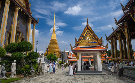 BANGKOK, THAILAND - October 17TH, 2023 - Tourists from various countries visit the Grand Palace and the Emerald Buddha Temple in Thailand.のeditorial素材