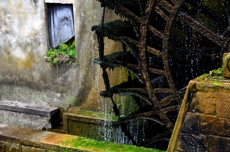 Old water wheel in Italyの写真素材