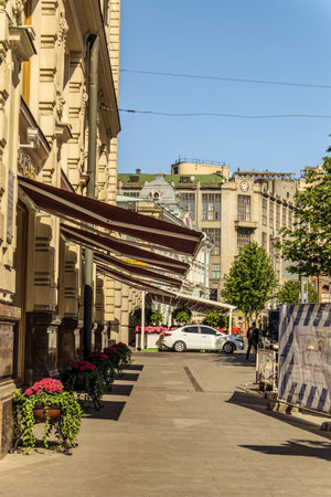Moscow, Russia - June 2, 2018: Tverskaya Street in the city center. Cityscape with street footpath.のeditorial素材
