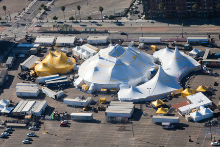 SAN FRANCISCO - NOVEMBER 13: Aerial view of the Cirque du Soleil tents in San Francisco on November 13, 2016.のeditorial素材