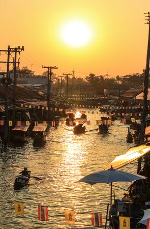 Evening sun at Amphawa Floating Market,Amphawa district,Samut Songkhram Province,Thailand.のeditorial素材