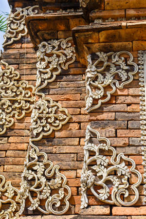 Chiang Mai,Northern Thailand on September15,2019:Close up beautiful stucco decorations at the entrance arch of Wat Lok Moli (Wat Lok Molee).のeditorial素材