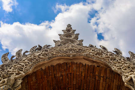 Chiang Mai,Northern Thailand on September15,2019:Close up beautiful stucco decorations at the door arch of Wat Lok Moli (Wat Lok Molee).のeditorial素材