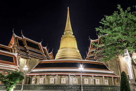 Khet Phra Nakhon, Bangkok,Thailand on December6,2020:Beautiful art and architecture of Wat Ratchabophit Sathitmahasimaram Ratchaworawihan.のeditorial素材