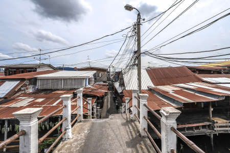 Klong Bang Luang Community,Phasi Charoen District,Bangkok,Thailand on June 26,2020:Charming old houses along Klong Bang Luang(Klong Bangkok Yai).のeditorial素材