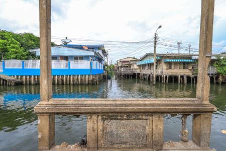 Klong Bang Luang Community,Phasi Charoen District,Bangkok,Thailand on June 26,2020:Charming old houses along Klong Bang Luang(Klong Bangkok Yai).のeditorial素材