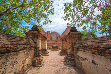 Phra Nakorn Si Ayutthaya,Thailand on May 27,2020:The Corridor(walkway as a link between the entrance and the ordination hall) of Wat Maheyong in Ayutthaya Historical Site.のeditorial素材