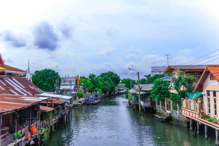 Klong Bang Luang Community,Phasi Charoen District,Bangkok,Thailand on June 26,2020:Charming old houses along Klong Bang Luang(Klong Bangkok Yai).のeditorial素材