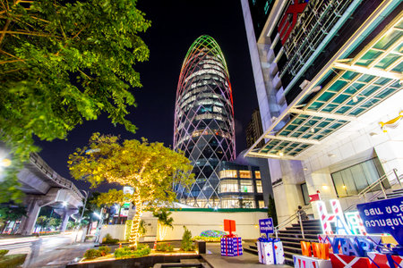 Phaholyothin Road,Phaya Thai,Bangkok,Thailand on December24,2018:Beautiful Lighting Show for Grand Opening Celebration of Pearl Bangkok Building.のeditorial素材