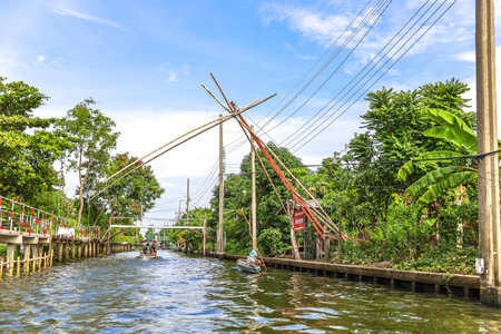 Bang Chueak Nang,Taling Chan District,Bangkok's Thonburi side on May14,2022:square dip net at Khlong Bang Chueak Nangのeditorial素材