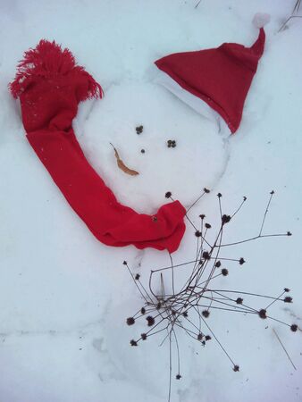 Snowman in the snow beautiful の素材