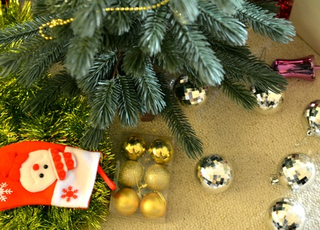 Christmas tree and balls decorの素材
