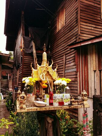 Make offerning to a Spiritの素材