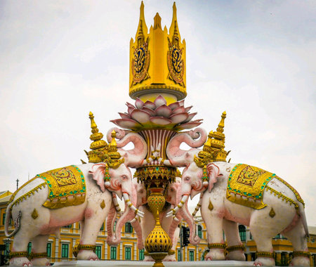 The elephant statue belong to the King Rama the 9th of Thailand.の素材