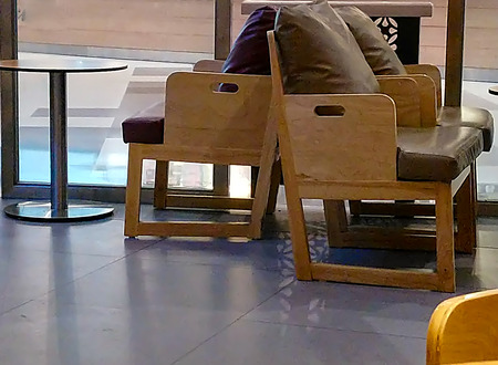 Chairs with soft corners in the shop, please understand.の写真素材