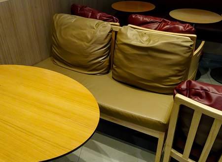 Chairs with soft corners in the shop, please understand.の写真素材