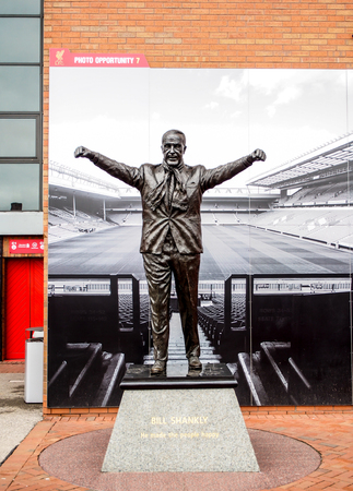 Bill Shankly sculpture in front of Anfield stadium, Liverpool, UKのeditorial素材