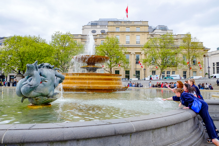 tourists at Trafalgar square, London, UKのeditorial素材