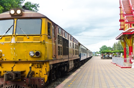 Train arrived at Hua Hin Railway station, Thailandのeditorial素材
