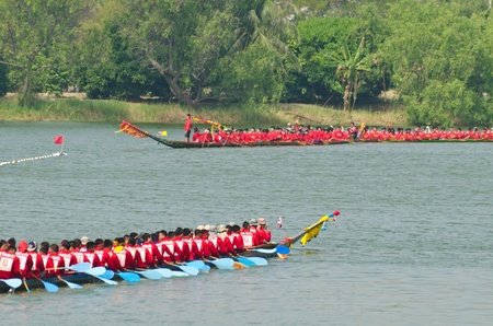 HUA HIN, THAILAND - DECEMBER 25 : Participants in the Hua Hin Long Boat Competition 2011 on December...