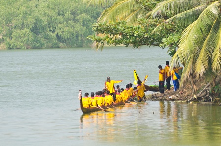hUA HIN, THAILAND - DECEMBER 25 : Participants in the Hua Hin Long Boat Competition 2011 on December...