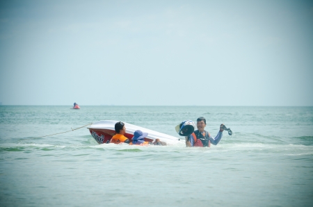 HUAHIN, THAILAND - JUNE 24 : Unidentified rider pumps up his machine during HuaHin Jet Ski Racing Championships on June 24, 2012 in Hua Hin, Thailandのeditorial素材