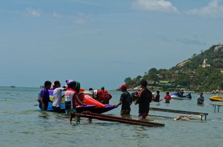 HUAHIN, THAILAND - JUNE 24 : Unidentified rider pumps up his machine during HuaHin Jet Ski Racing Championships on June 24, 2012 in Hua Hin, Thailandのeditorial素材